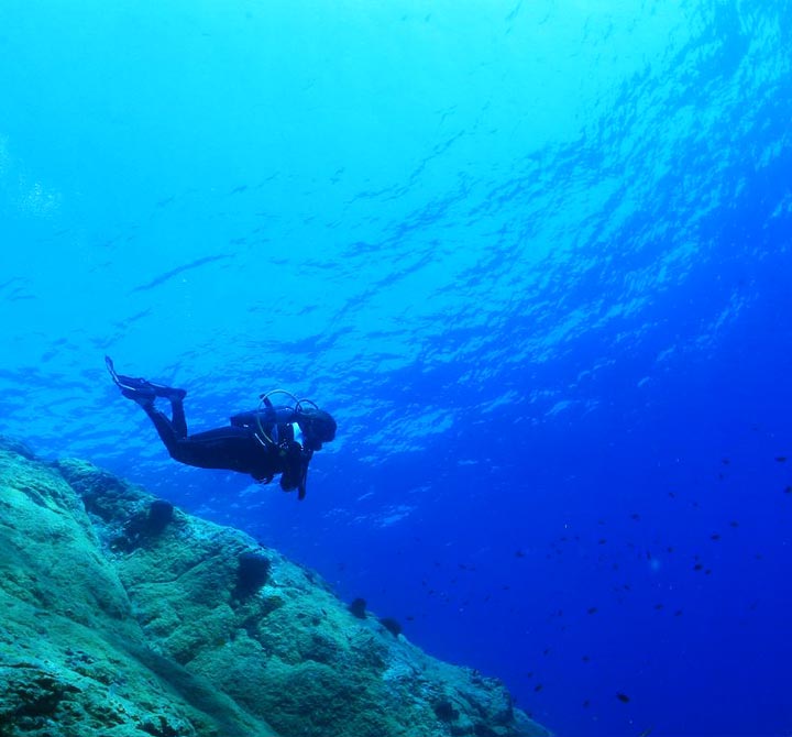08-santorini-diving
